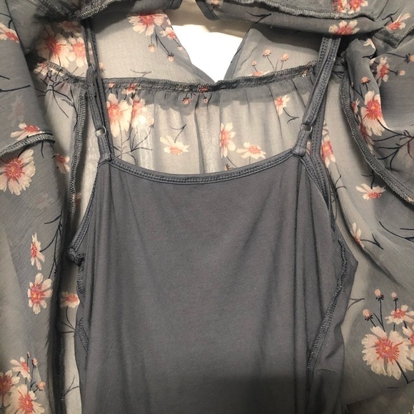 American Eagle Blue Floral Keyhole Top - Picture 8 of 14